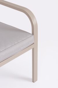 Set Salotto Con Cuscini Sarita Tortora in Acciaio e HDPE Effetto Legno